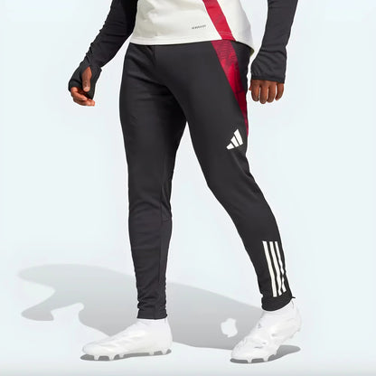 2025 Man Utd Training Pants (Black)_2