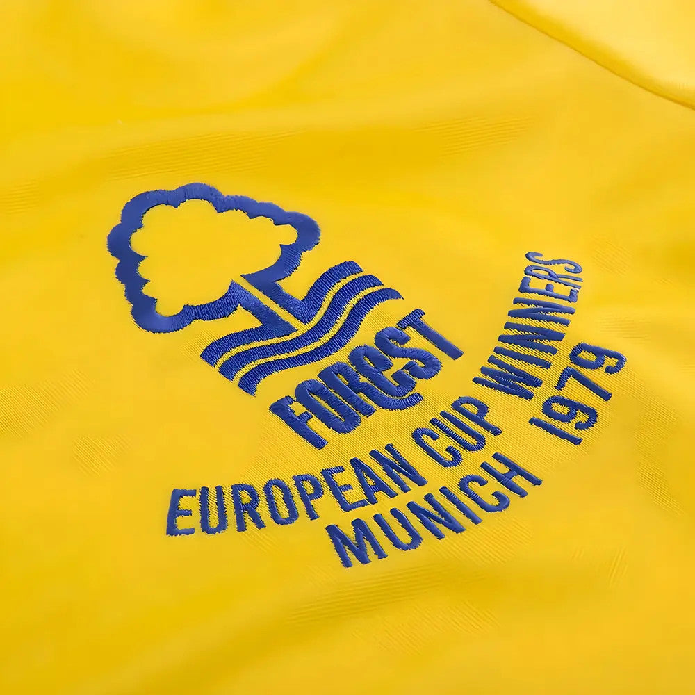 Nottingham Forest 1979-1980 Away Retro Football Shirt_1